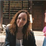 Étudiante à Troyes, bilingue en anglais. Possède un diplôme de Cambridge niveau B2.